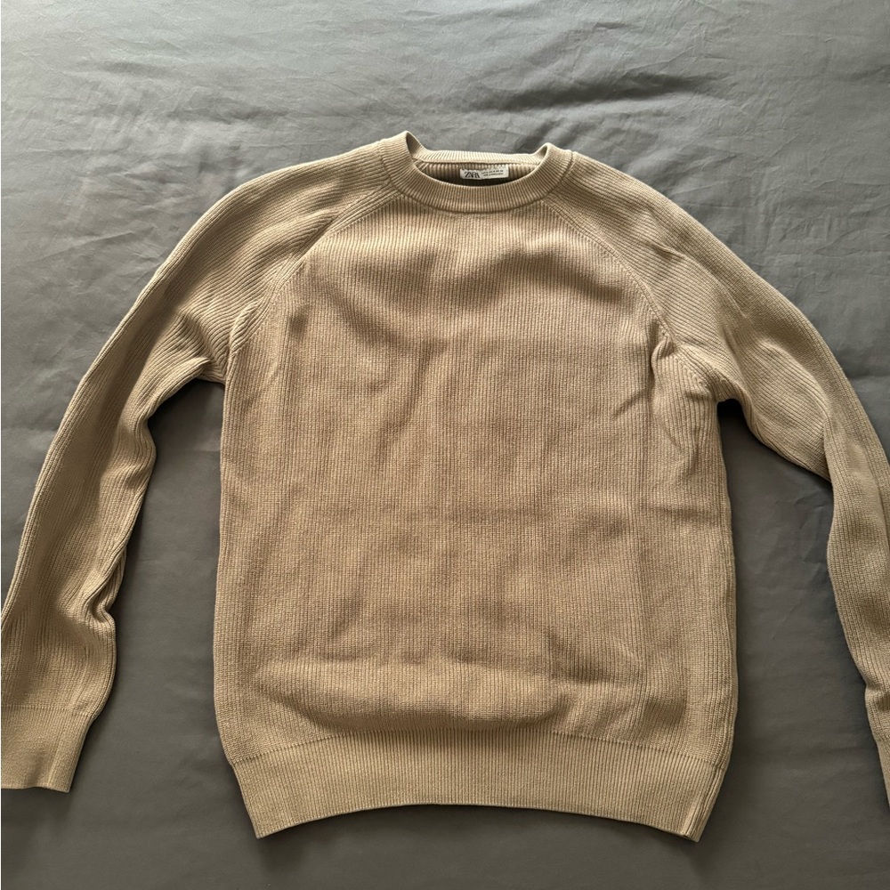 Zara beige sweater size M